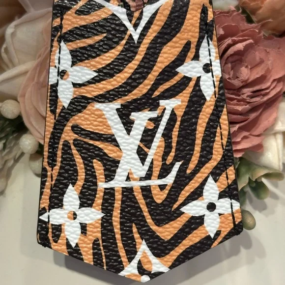 Louis Vuitton Limited Jungle Collection Luggage Tag Lanyard Keyring - Picture 8 of 8